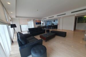 Luxurious 3bed sea view, private terrace and pool!