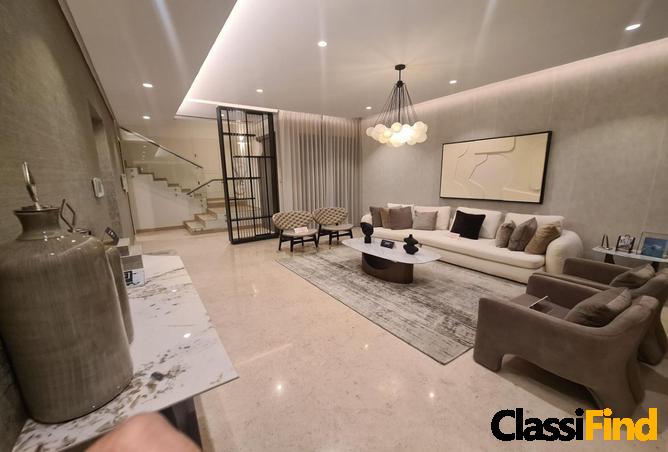 ديار، فيلا 4 غرف نوم جاهزة للسكن مع موقف قوارب
