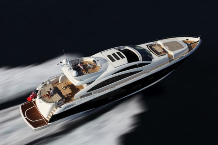 يخت SUNSEEKER 84 PREDATOR مقاس 84 بوصة للبيع