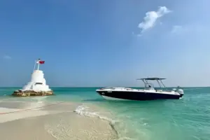 32ft beautiful & well maintained Boat (ready for immediate use)