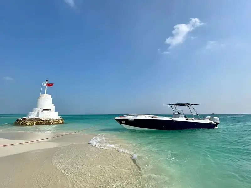 32ft beautiful & well maintained Boat (ready for immediate use)