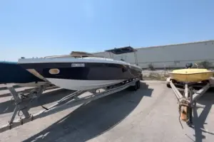 32ft beautiful & well maintained Boat (ready for immediate use)