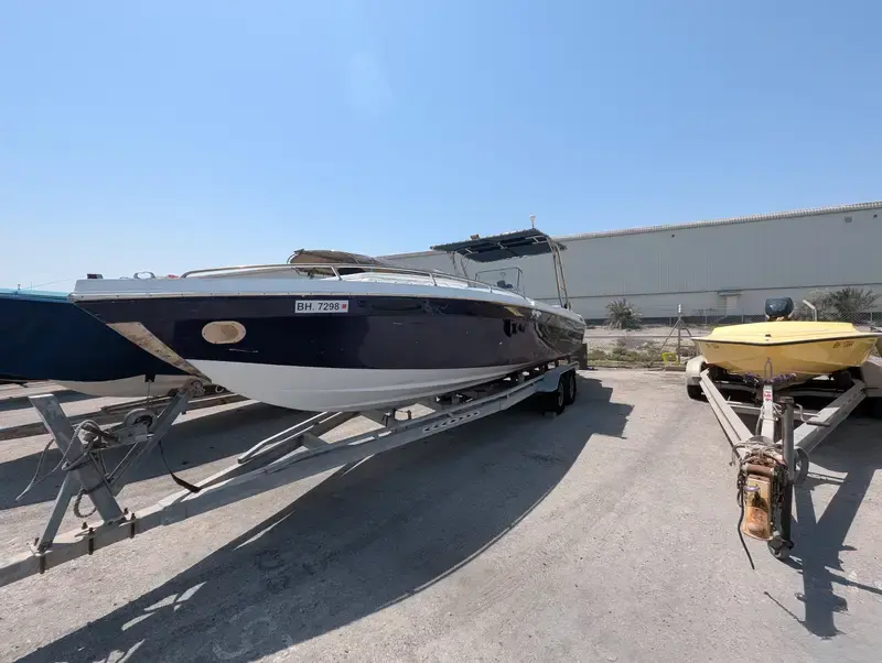 32ft beautiful & well maintained Boat (ready for immediate use)