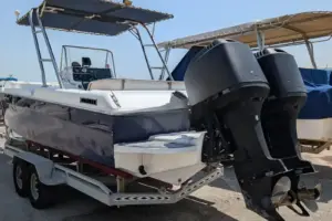 32ft beautiful & well maintained Boat (ready for immediate use)