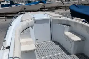 32ft beautiful & well maintained Boat (ready for immediate use)