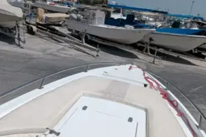 32ft beautiful & well maintained Boat (ready for immediate use)