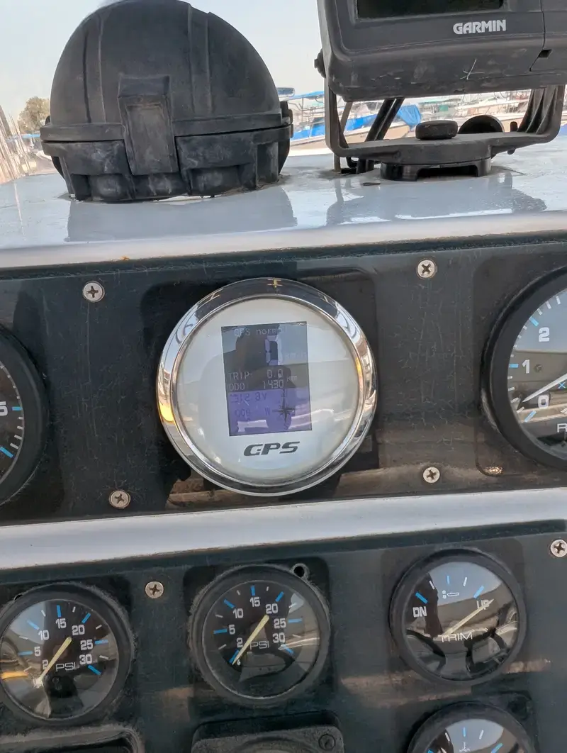 32ft beautiful & well maintained Boat (ready for immediate use)