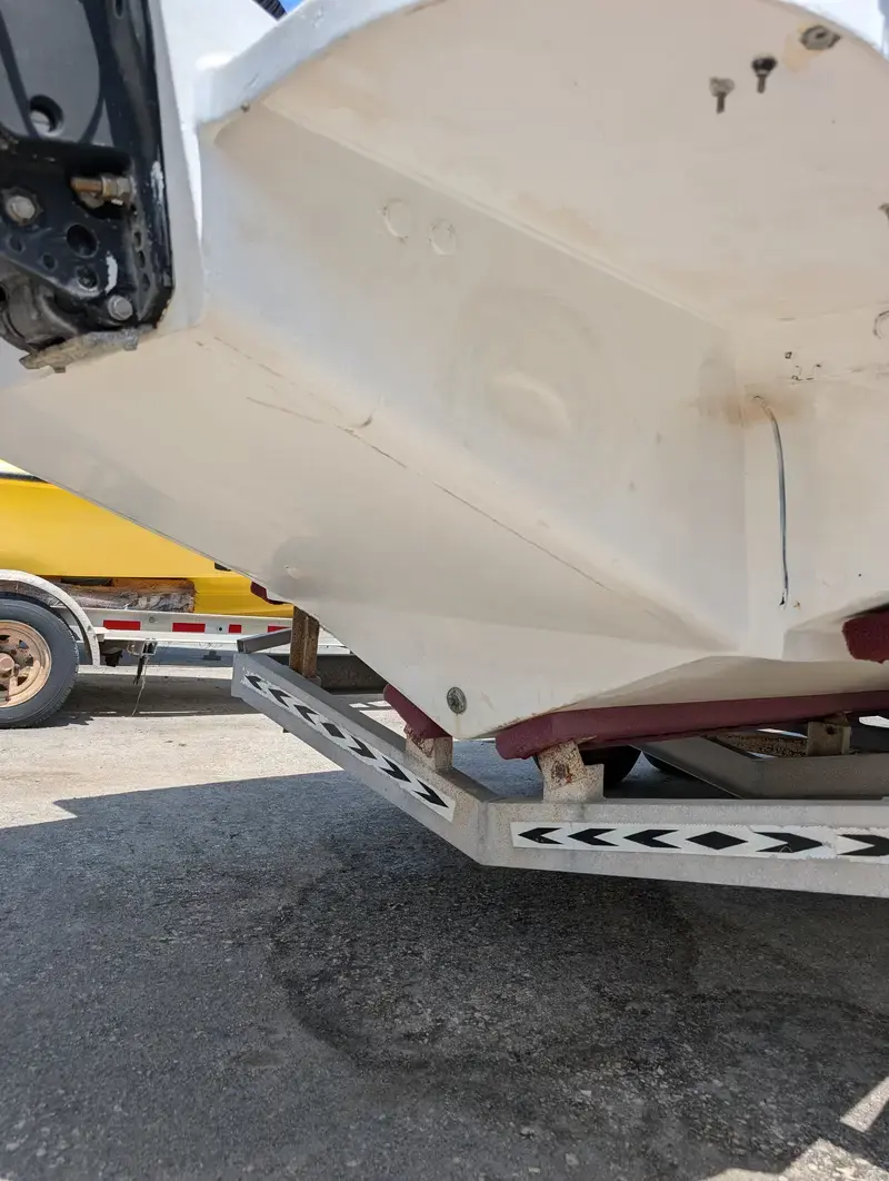 32ft beautiful & well maintained Boat (ready for immediate use)