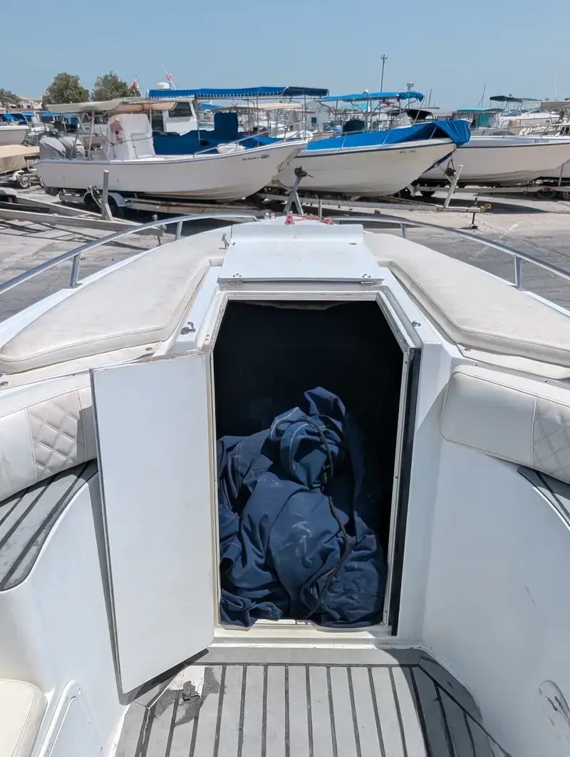 32ft beautiful & well maintained Boat (ready for immediate use)