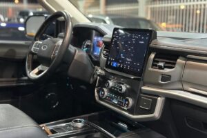 Ford Expedition XLT V6