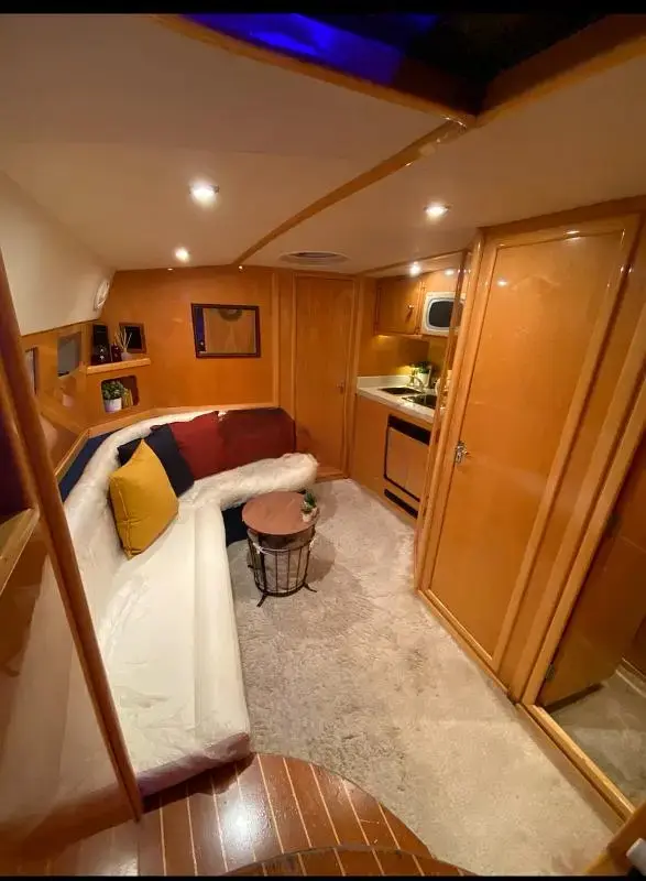 2006 Gulf Craft Ambassador 36 feet