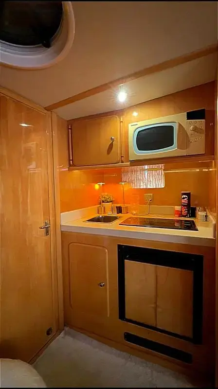 2006 Gulf Craft Ambassador 36 feet