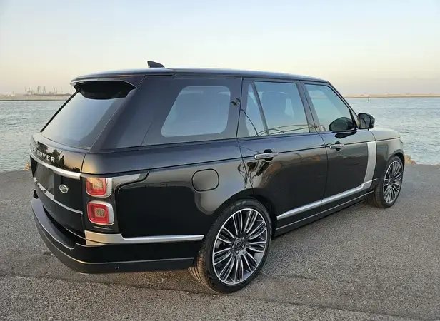 Range Rover Vogue SE P525 – 2021 – Santorini Black – Single Owner