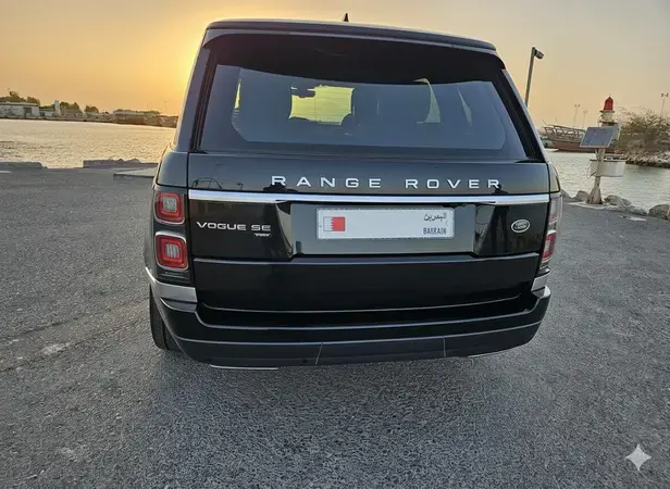 Range Rover Vogue SE P525 – 2021 – Santorini Black – Single Owner