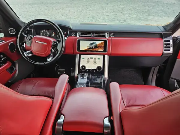 Range Rover Vogue SE P525 – 2021 – Santorini Black – Single Owner