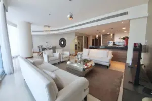 شقة فاخرة للغاية | إطلالة خلابة على البحر | غرفة خادمة