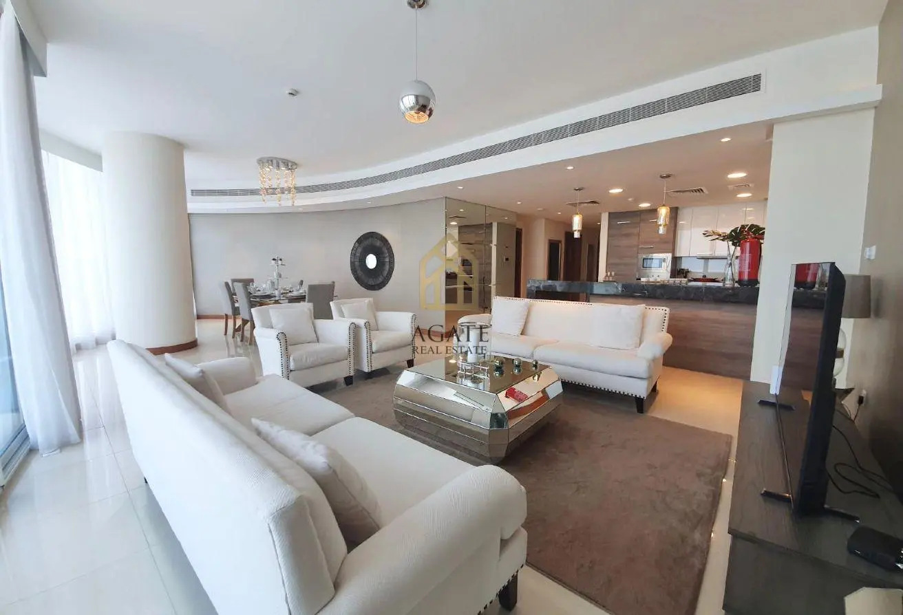 شقة فاخرة للغاية | إطلالة خلابة على البحر | غرفة خادمة