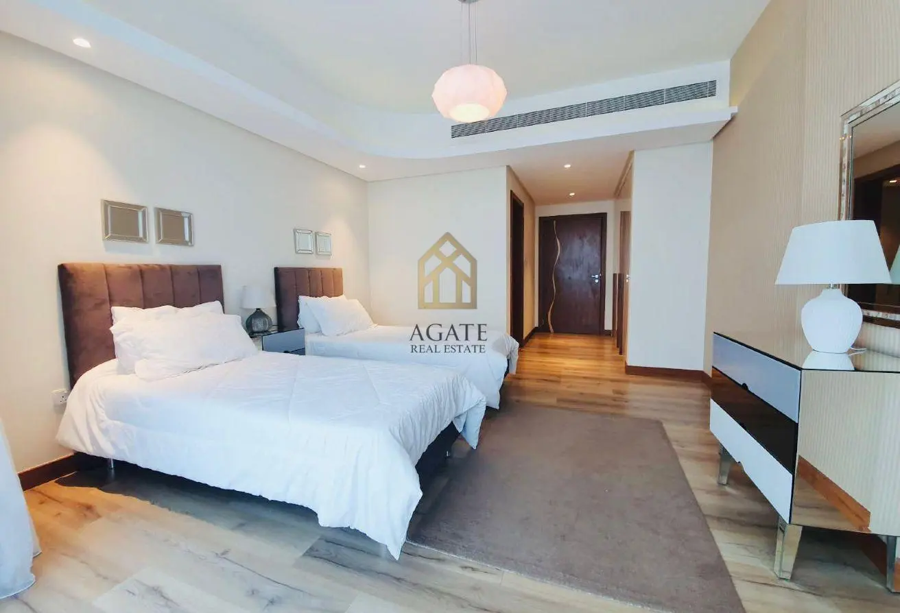 شقة فاخرة للغاية | إطلالة خلابة على البحر | غرفة خادمة