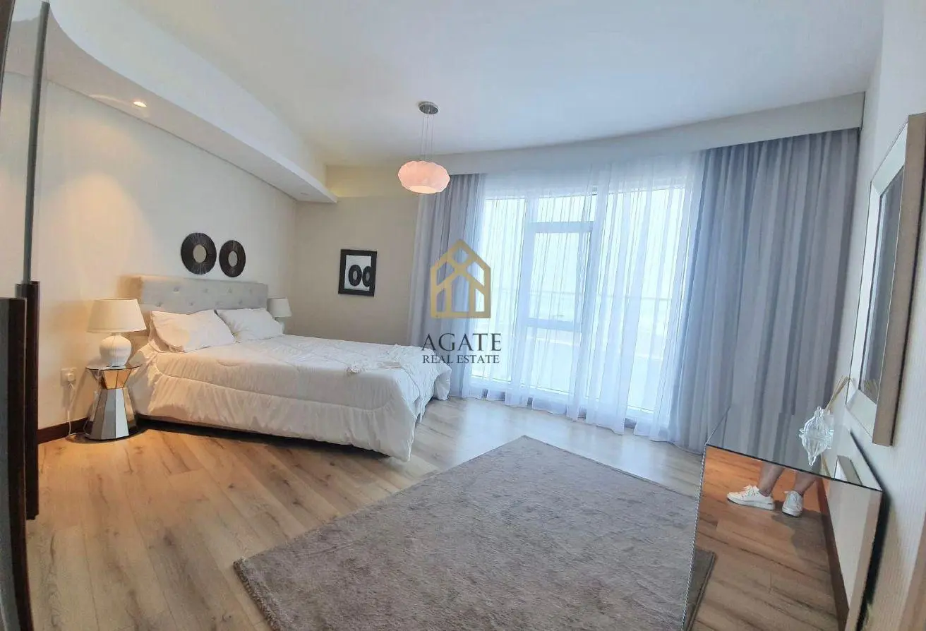 شقة فاخرة للغاية | إطلالة خلابة على البحر | غرفة خادمة