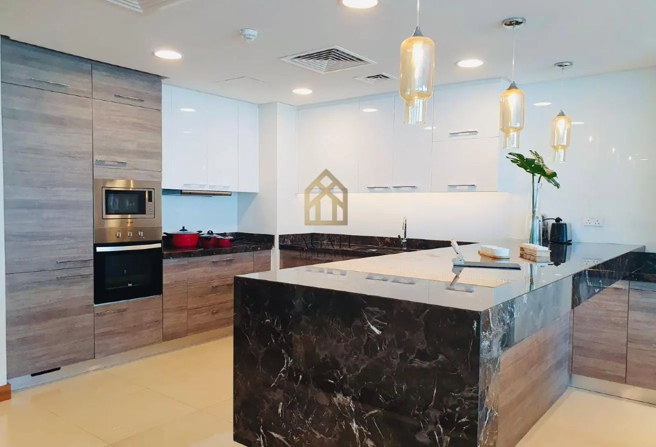 شقة فاخرة للغاية | إطلالة خلابة على البحر | غرفة خادمة