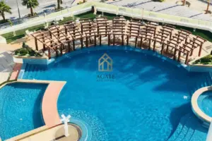 شقة فاخرة للغاية | إطلالة خلابة على البحر | غرفة خادمة