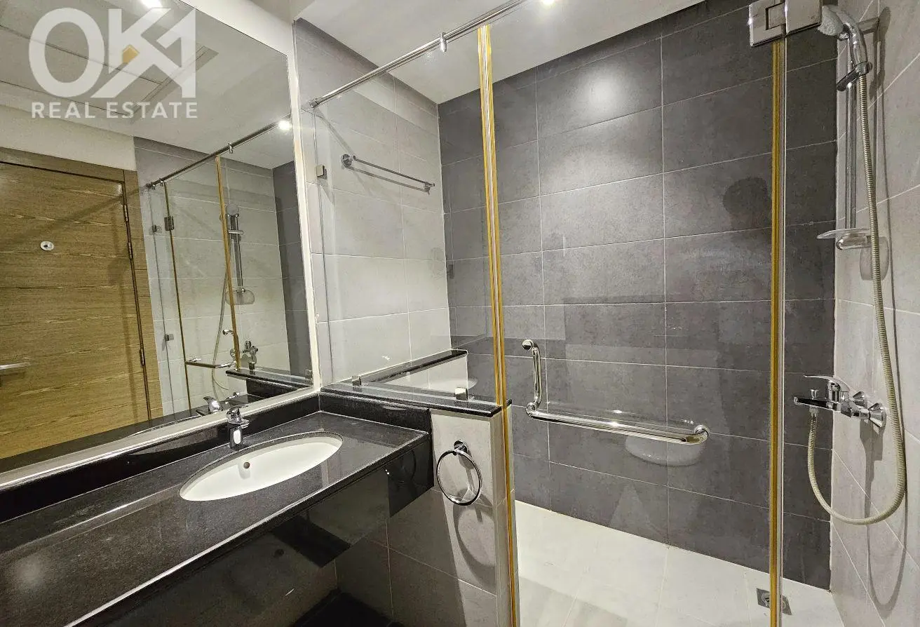 Bright luxury home near Juffair Mall, all included