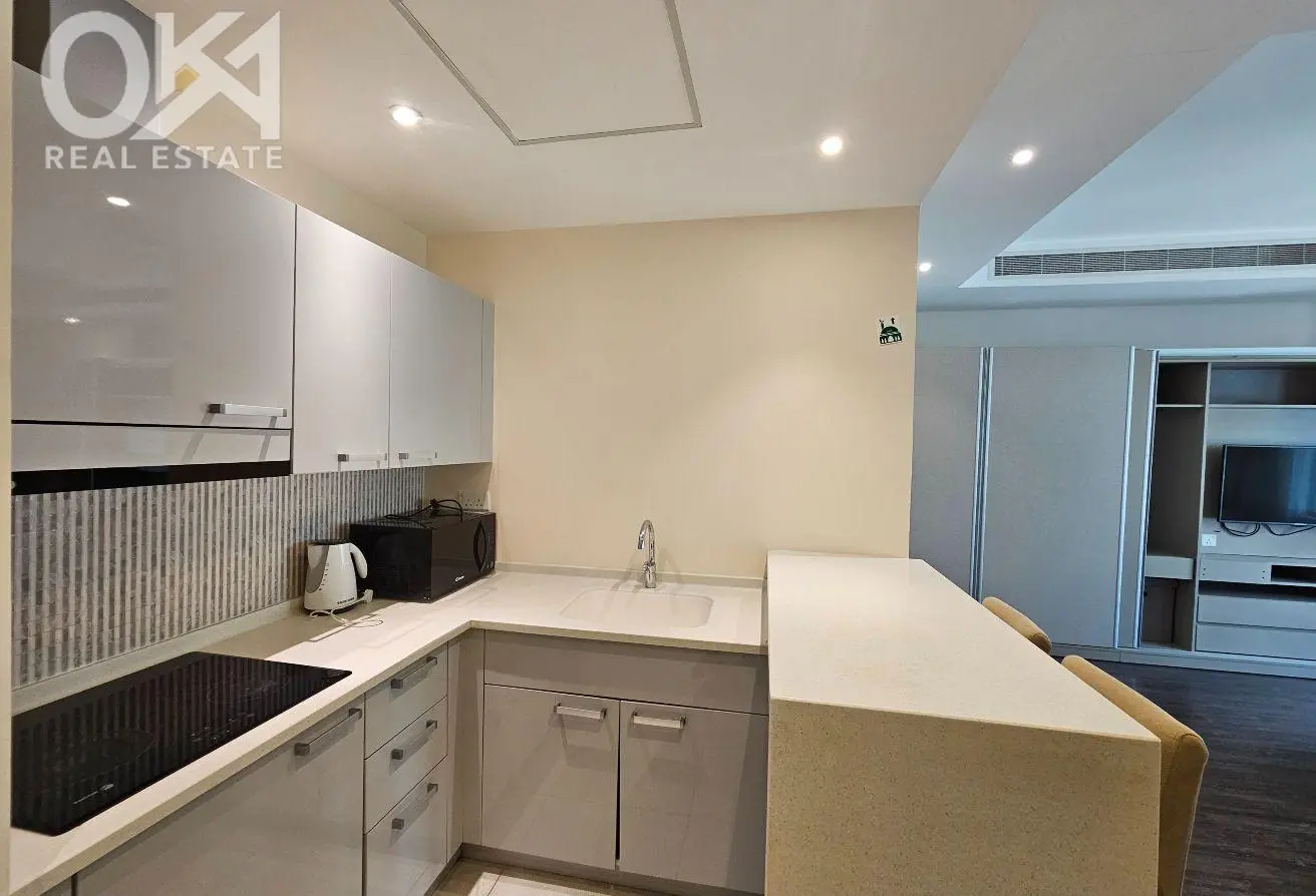 Bright luxury home near Juffair Mall, all included