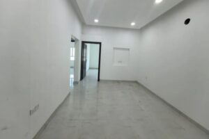 For Sale: Commercial Investment Building with 5 Retail Shops, 5 Bathrooms, and 4 Prime Location Commercial Apartments