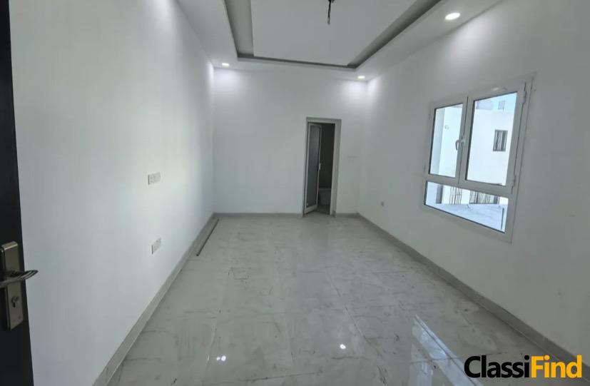 For Sale: Commercial Investment Building with 5 Retail Shops, 5 Bathrooms, and 4 Prime Location Commercial Apartments