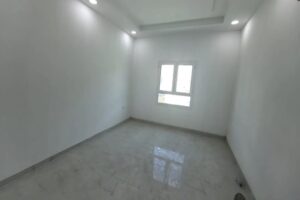 For Sale: Commercial Investment Building with 5 Retail Shops, 5 Bathrooms, and 4 Prime Location Commercial Apartments