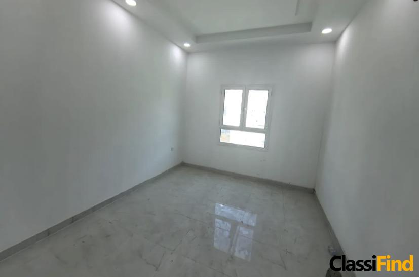 For Sale: Commercial Investment Building with 5 Retail Shops, 5 Bathrooms, and 4 Prime Location Commercial Apartments