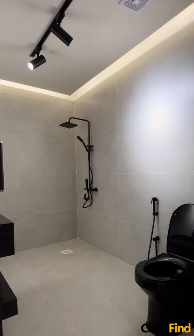 For Sale: Luxurious Hotel-Style Retreat with Stunning Swimming Pool and All Modern Amenities