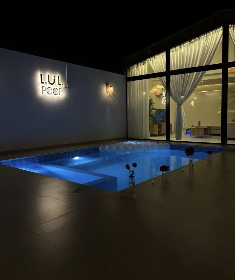 For Sale: Luxurious Hotel-Style Retreat with Stunning Swimming Pool and All Modern Amenities