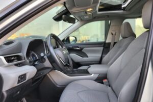 For Sale: Immaculate 2020 Toyota Highlander Hybrid – Low Mileage