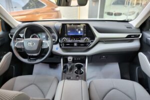 For Sale: Immaculate 2020 Toyota Highlander Hybrid – Low Mileage