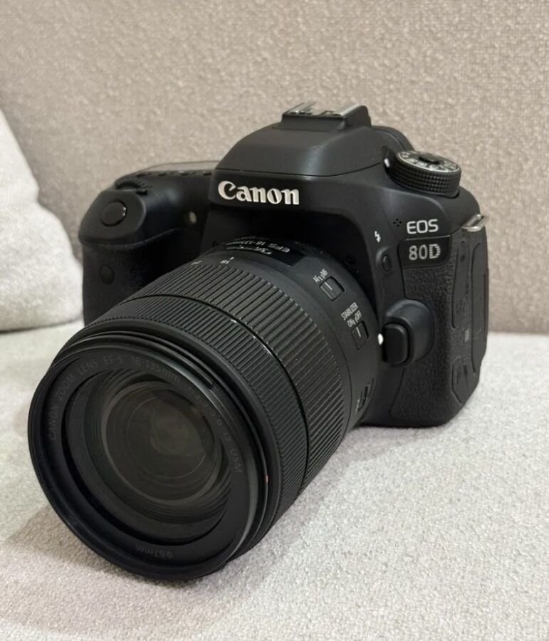 Canon 80D Camera – Lightly Used with 18-135mm Lens, Excellent Condition