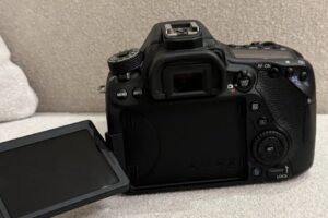 Canon 80D Camera – Lightly Used with 18-135mm Lens, Excellent Condition