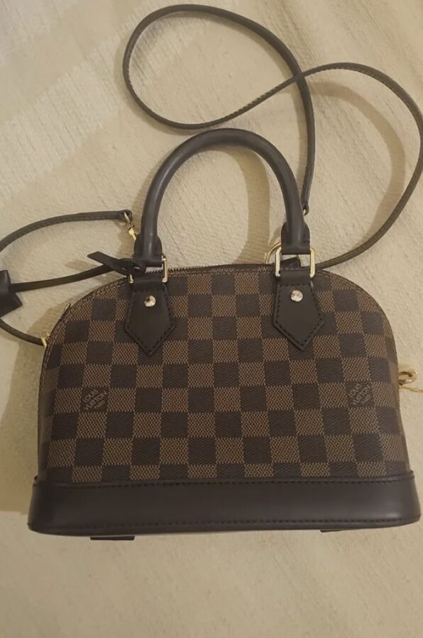 Authentic Louis Vuitton Handbag for Sale – Gently Used, Excellent Condition