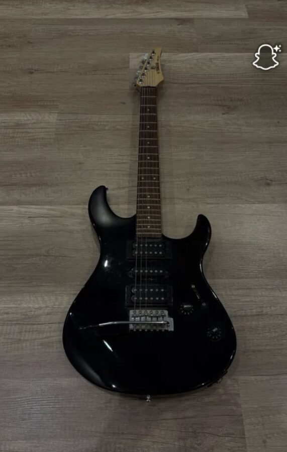 Black SuperStrat Electric Guitar – Excellent Condition, Must See!