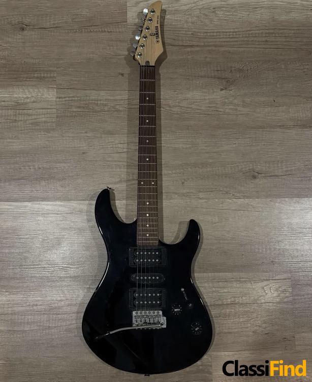 Black SuperStrat Electric Guitar – Excellent Condition, Must See!