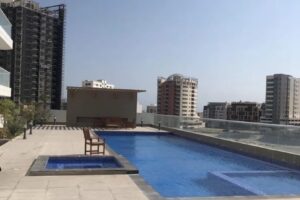 Charming 2-Bedroom Flat for Sale in Amwaj: Modern Amenities & Prime Location