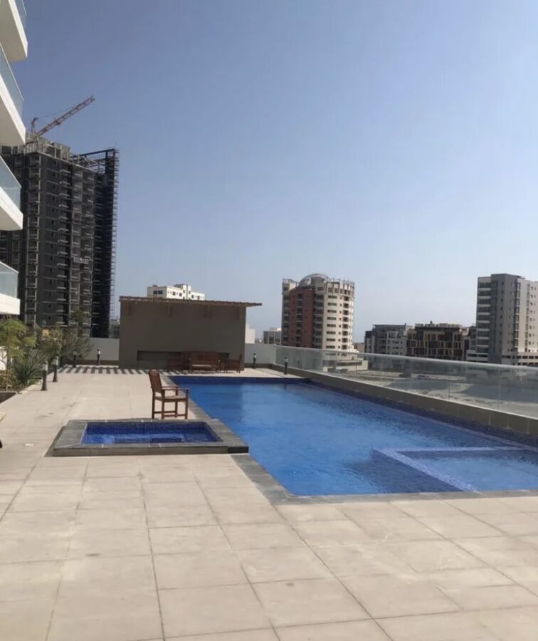 Charming 2-Bedroom Flat for Sale in Amwaj: Modern Amenities & Prime Location