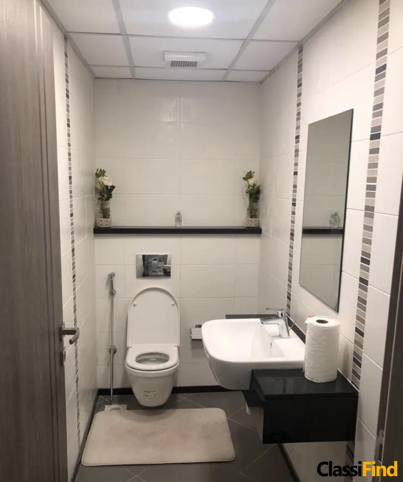 Charming 2-Bedroom Flat for Sale in Amwaj: Modern Amenities & Prime Location