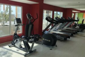 Charming 2-Bedroom Flat for Sale in Amwaj: Modern Amenities & Prime Location