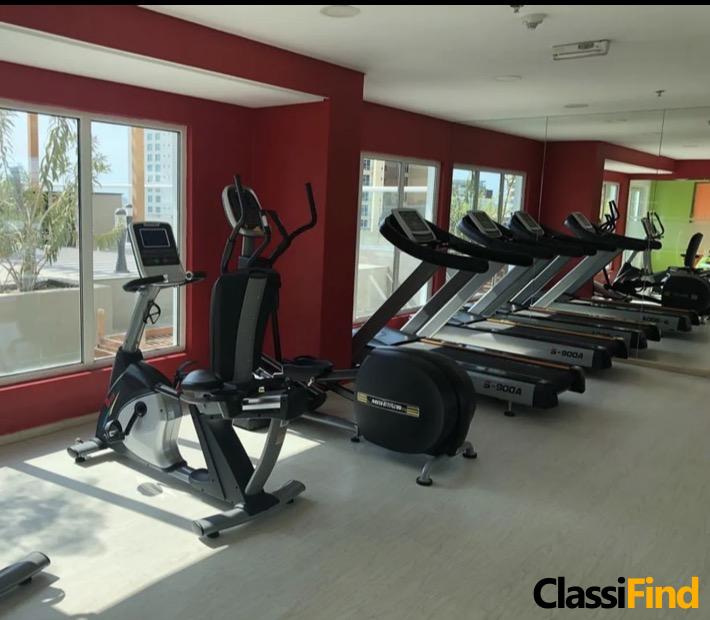 Charming 2-Bedroom Flat for Sale in Amwaj: Modern Amenities & Prime Location