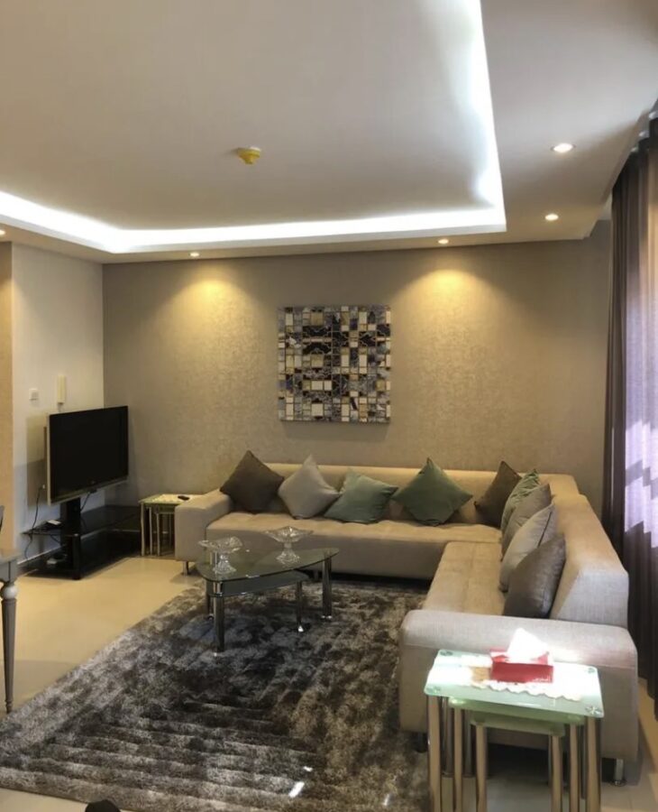 Charming 2-Bedroom Flat for Sale in Amwaj: Modern Amenities & Prime Location