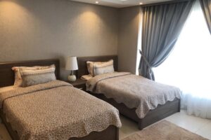 Charming 2-Bedroom Flat for Sale in Amwaj: Modern Amenities & Prime Location