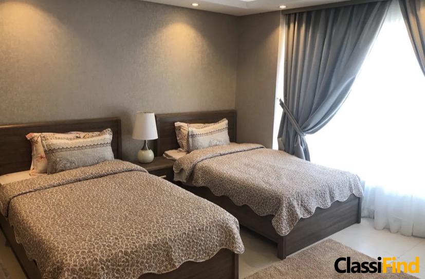 Charming 2-Bedroom Flat for Sale in Amwaj: Modern Amenities & Prime Location