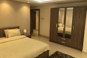 Charming 2-Bedroom Flat for Sale in Amwaj: Modern Amenities & Prime Location