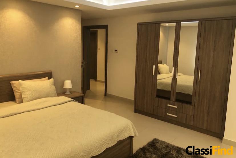 Charming 2-Bedroom Flat for Sale in Amwaj: Modern Amenities & Prime Location